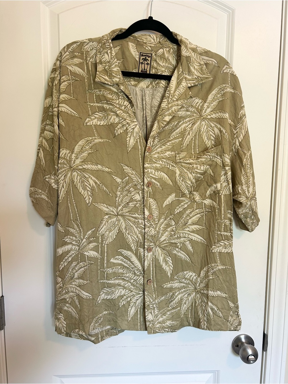 Vintage100% silk Tropical Palm Print button down collared Shirt in Olive & White